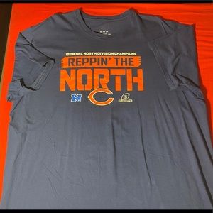 Navy Blue Chicago Bears T-shirt.